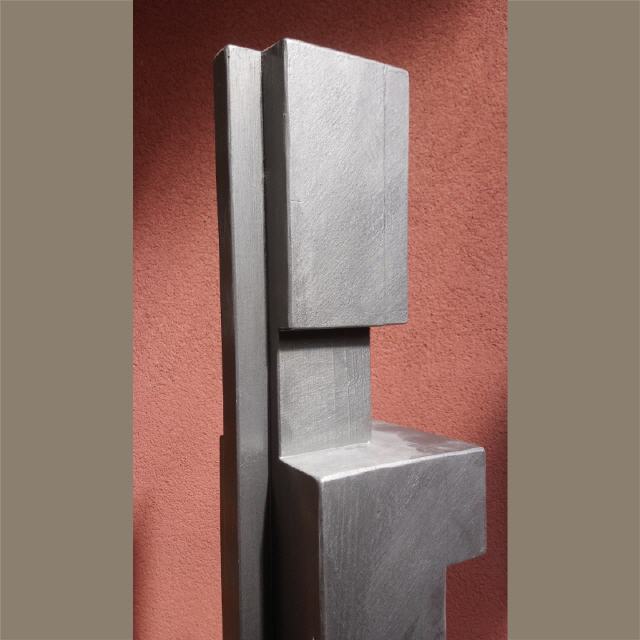 Mädchen mit Zopf / 2010 / Holz (Fichte, geleimt), lackiert / H210 cm / RW322