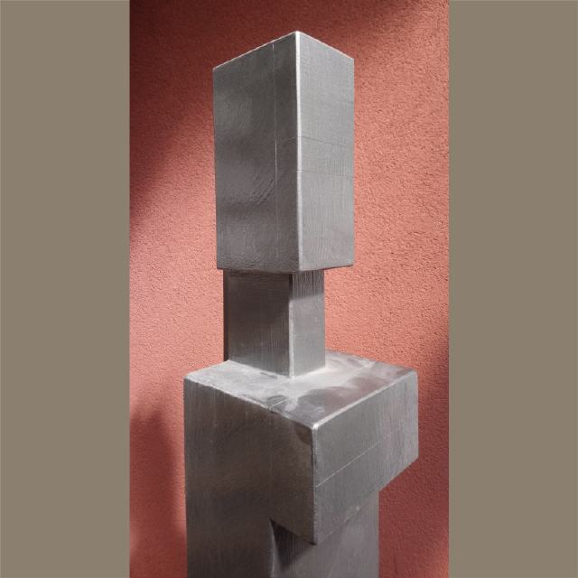 Mädchen mit Zopf / 2010 / Holz (Fichte, geleimt), lackiert / H210 cm / RW322