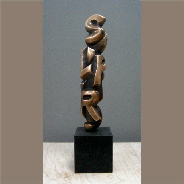 SCULPTURe / 2016 / Bronze auf Granitsockel / H25+8 cm / RW487B